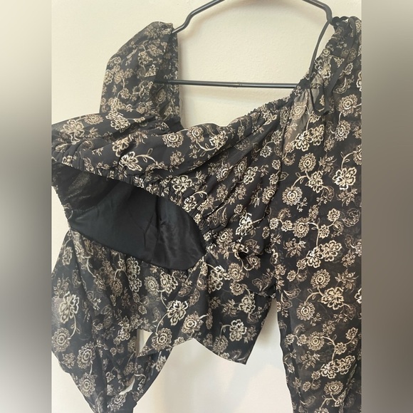 Japna Wrap Around Crop Top with Floral Print - Picture 6 of 9